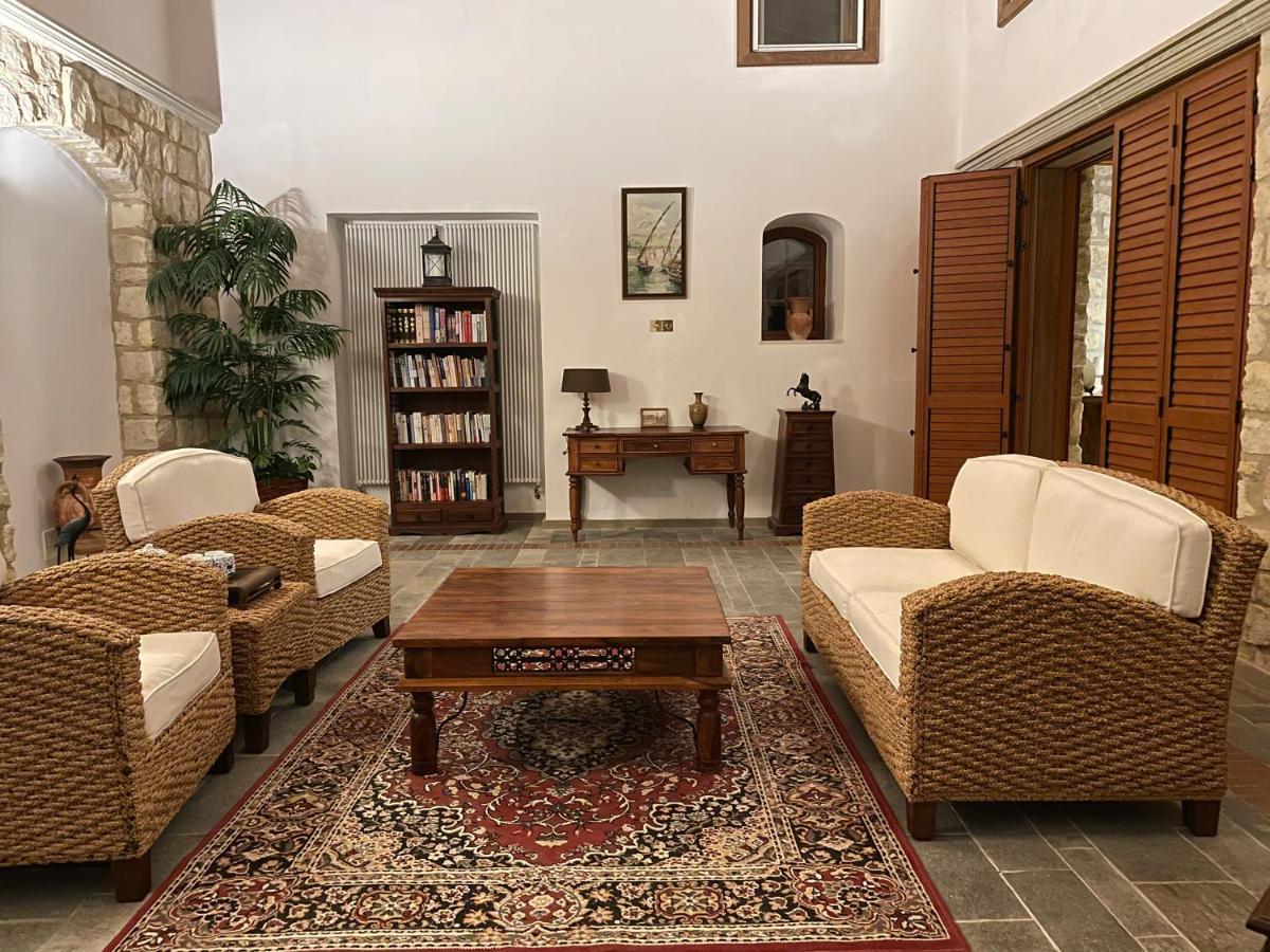 Beautiful Home Paphos ภายนอก รูปภาพ