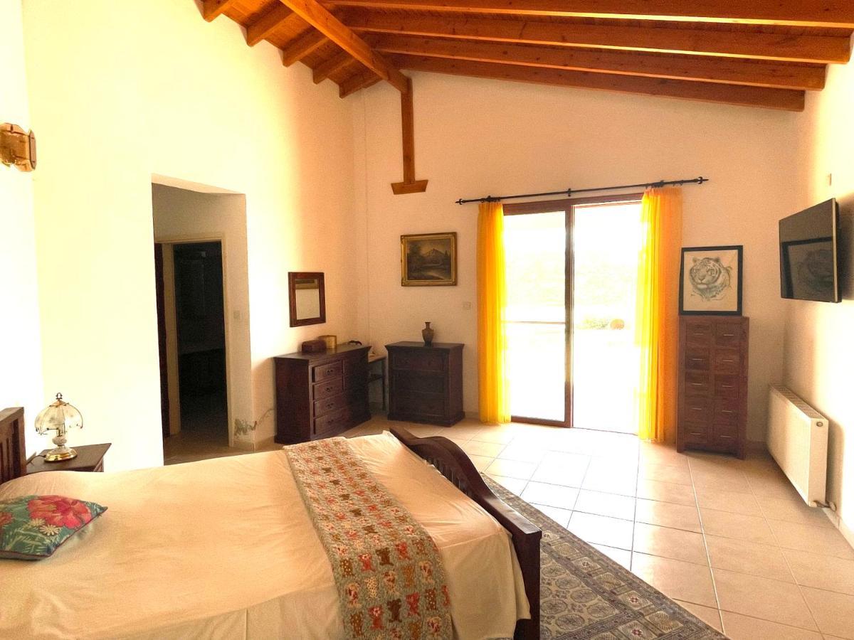 Beautiful Home Paphos ภายนอก รูปภาพ