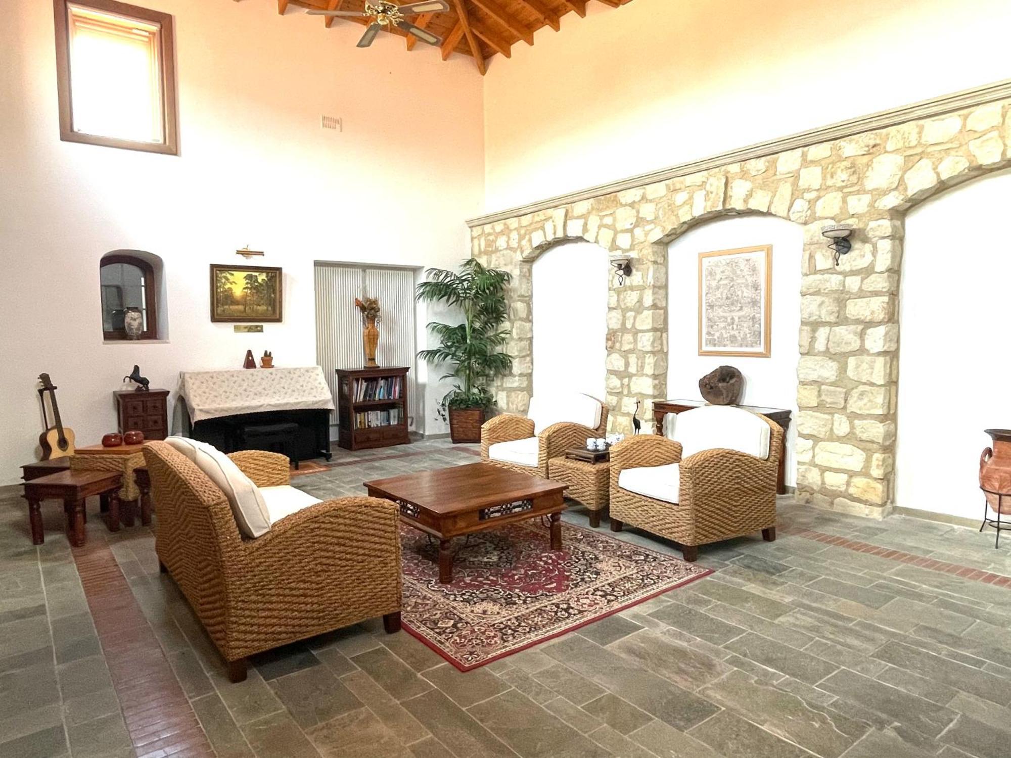 Beautiful Home Paphos ภายนอก รูปภาพ