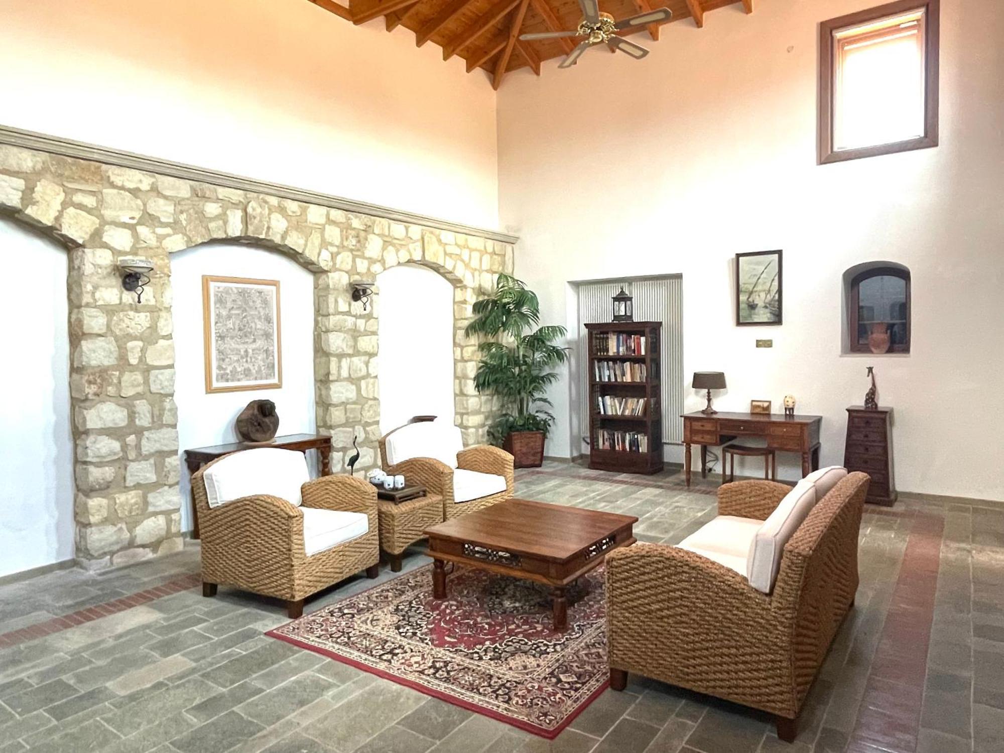 Beautiful Home Paphos ภายนอก รูปภาพ